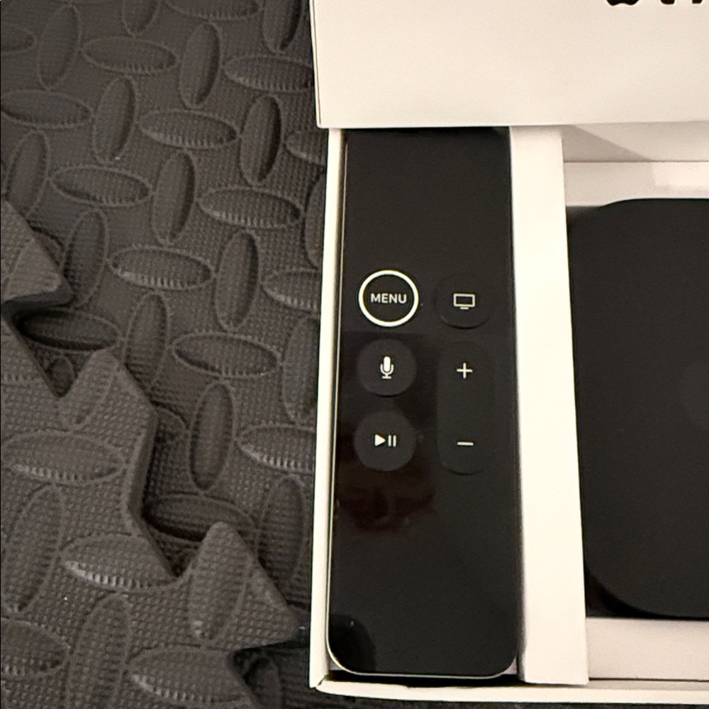 Apple TV 4K with Remote - Black and White - Picture 3 of 6